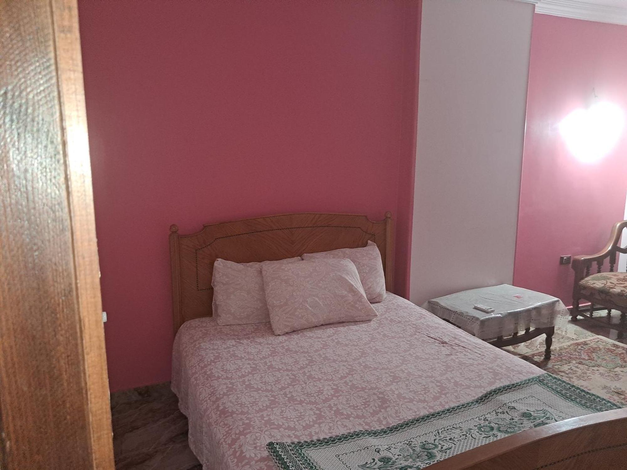 مميزة جدا في قلب العاصمة قريبة من جميع الأماكن والخدمات Apartment *